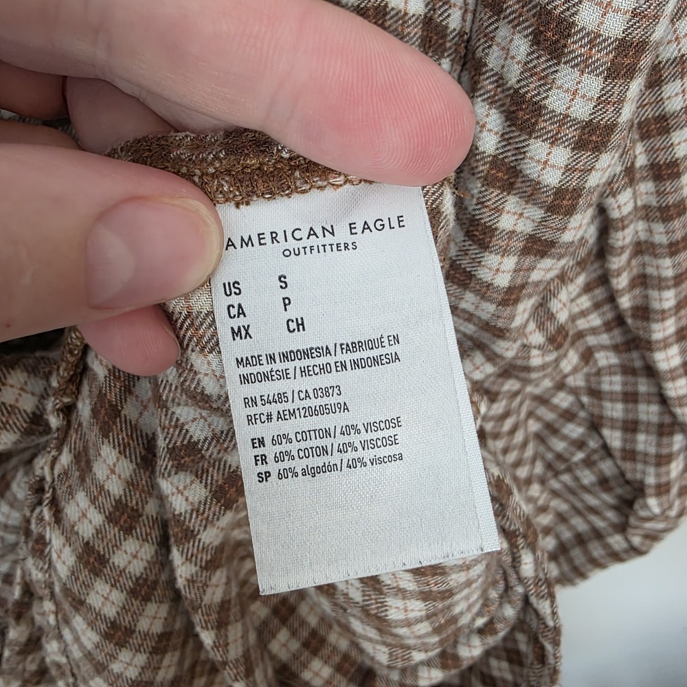 American Eagle Tan Cream Plaid Flannel Lightweight Oversized Shirt Size Small - Picture 5 of 9